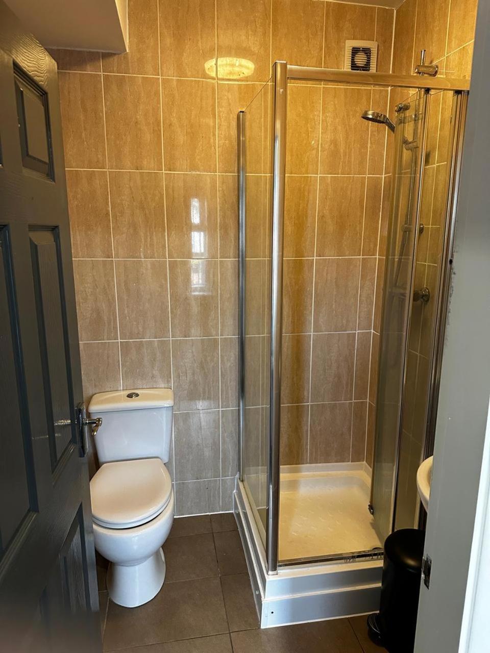 Woolpack Aparthotel ฮัดเดอร์สฟิลด์ ภายนอก รูปภาพ