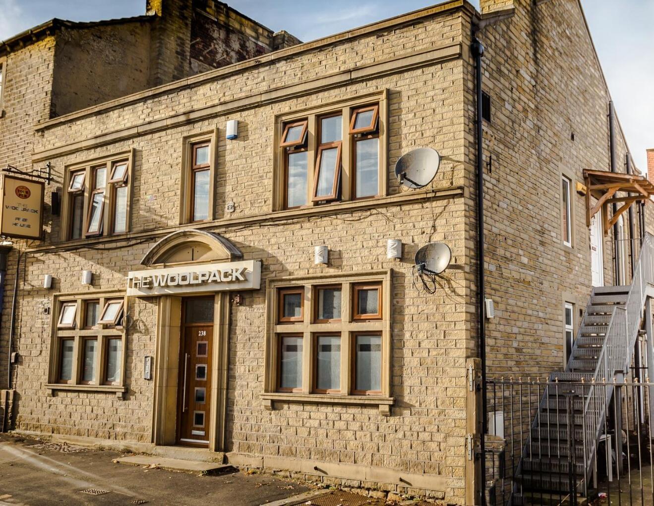 Woolpack Aparthotel ฮัดเดอร์สฟิลด์ ภายนอก รูปภาพ