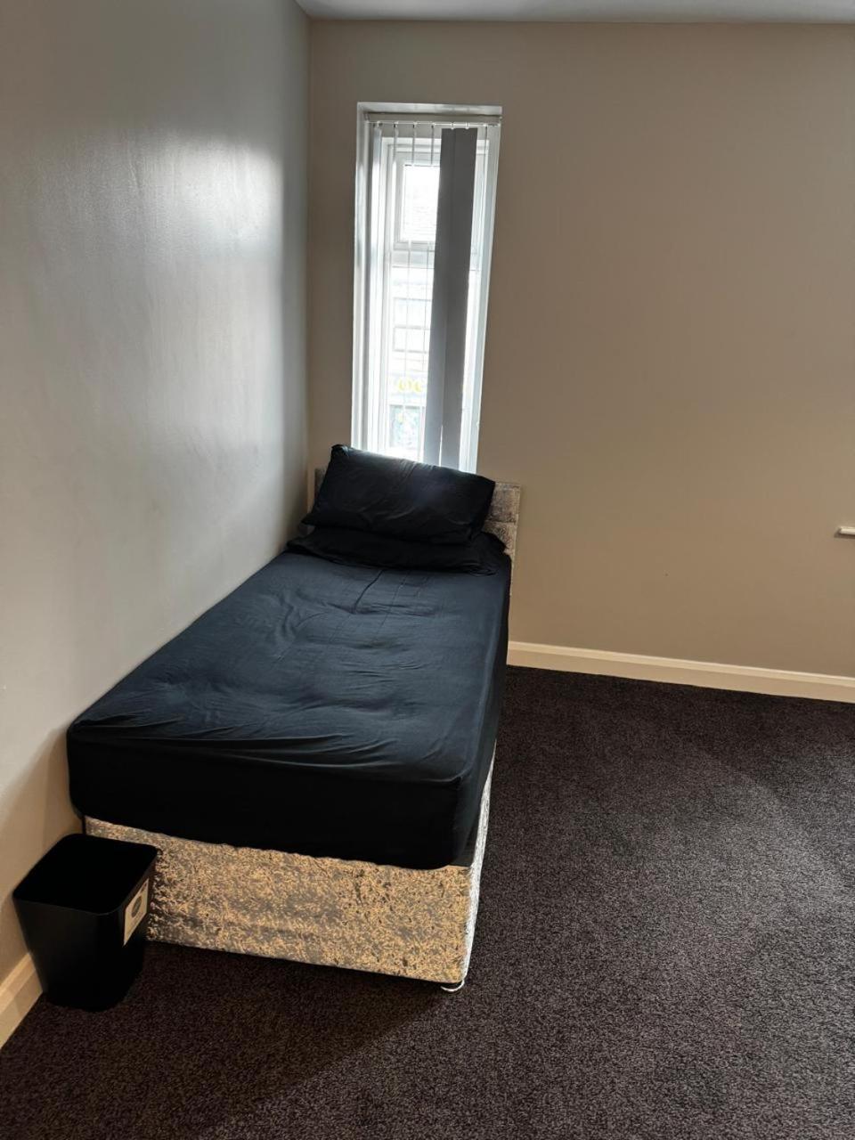 Woolpack Aparthotel ฮัดเดอร์สฟิลด์ ภายนอก รูปภาพ